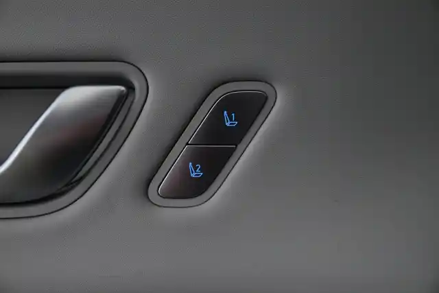 Sininen Maastoauto, Hyundai KONA Electric – IRN-547