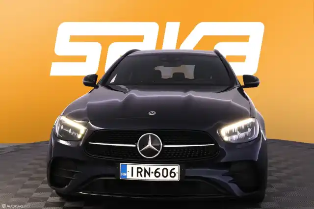 Sininen Farmari, Mercedes-Benz E – IRN-606