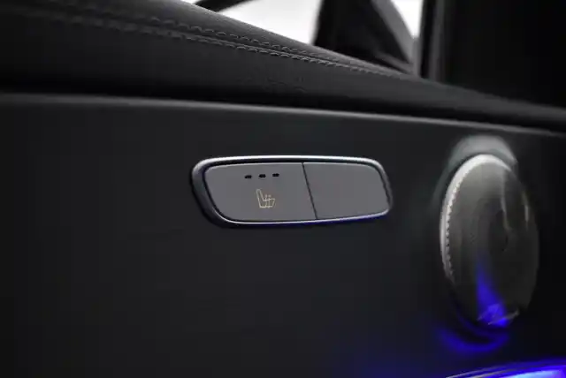 Sininen Farmari, Mercedes-Benz E – IRN-606