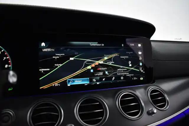 Sininen Farmari, Mercedes-Benz E – IRN-606
