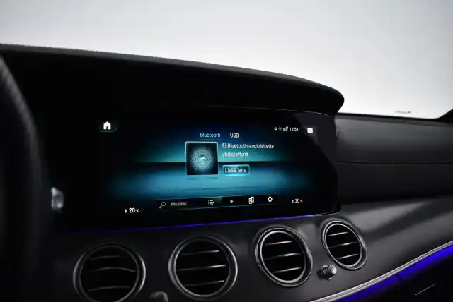 Sininen Farmari, Mercedes-Benz E – IRN-606