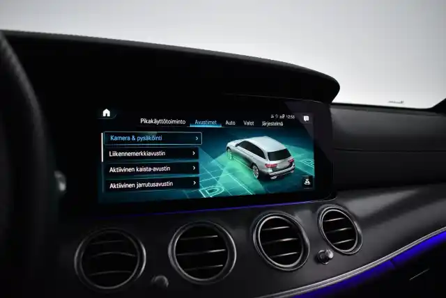 Sininen Farmari, Mercedes-Benz E – IRN-606