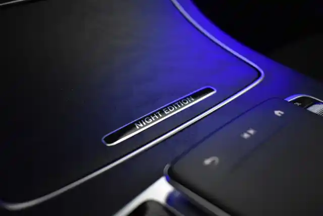 Sininen Farmari, Mercedes-Benz E – IRN-606