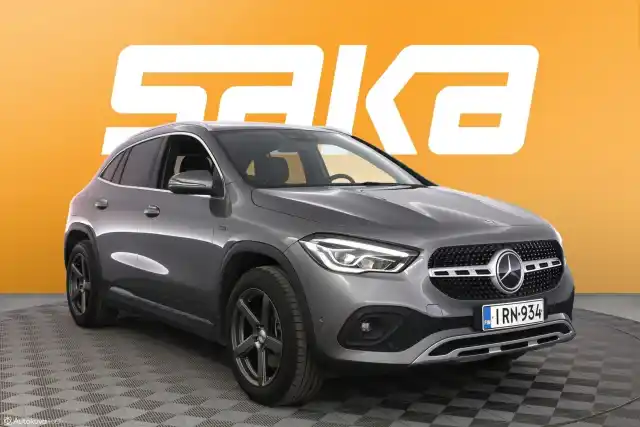 Harmaa Maastoauto, Mercedes-Benz GLA – IRN-934