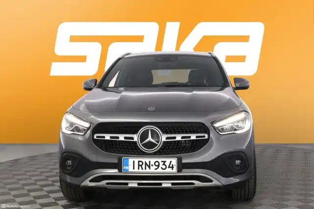 Harmaa Maastoauto, Mercedes-Benz GLA – IRN-934