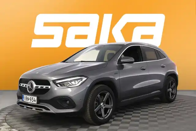 Harmaa Maastoauto, Mercedes-Benz GLA – IRN-934