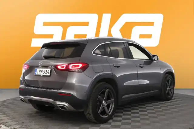 Harmaa Maastoauto, Mercedes-Benz GLA – IRN-934