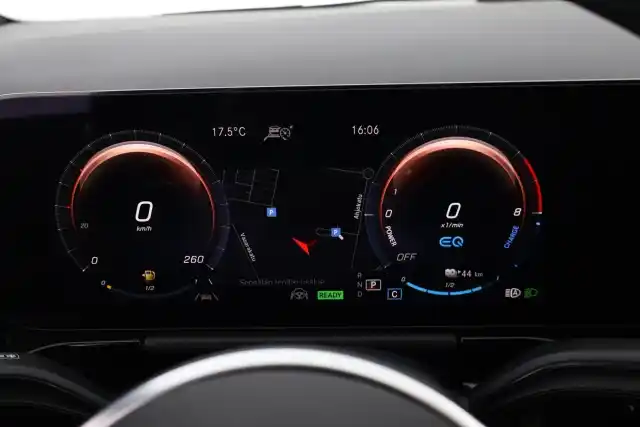 Harmaa Maastoauto, Mercedes-Benz GLA – IRN-934