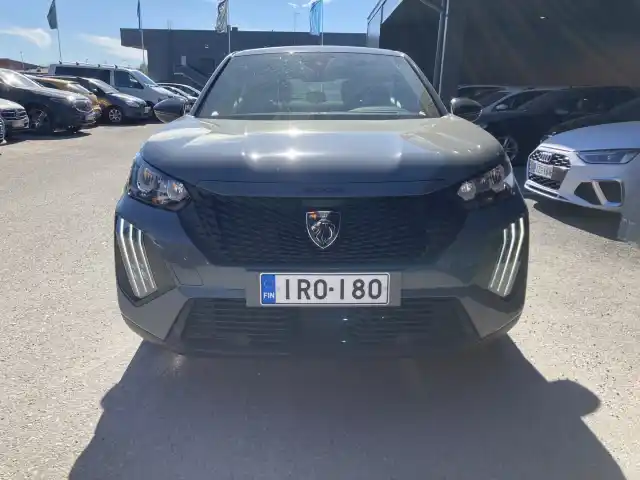Harmaa Maastoauto, Peugeot e-2008 – IRO-180