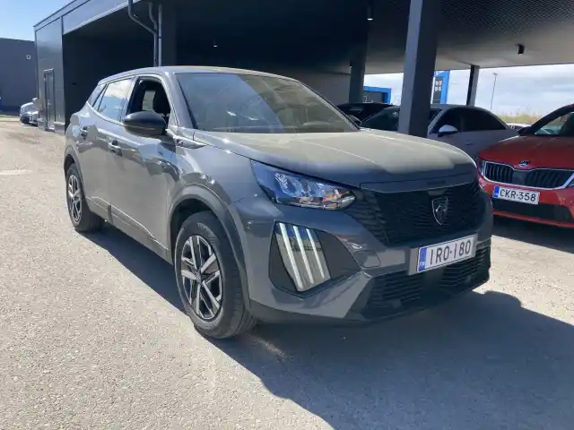 Harmaa Maastoauto, Peugeot e-2008 – IRO-180