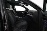 Harmaa Maastoauto, Volkswagen Touareg – IRO-775, kuva 14