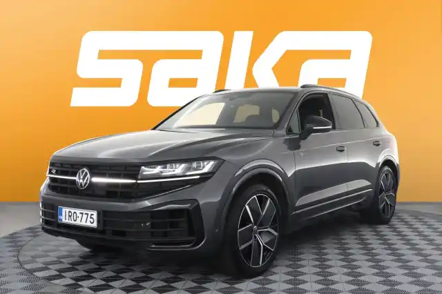 Harmaa Maastoauto, Volkswagen Touareg – IRO-775