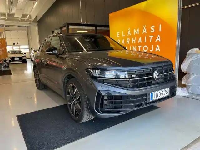 Harmaa Farmari, Volkswagen Touareg – IRO-775