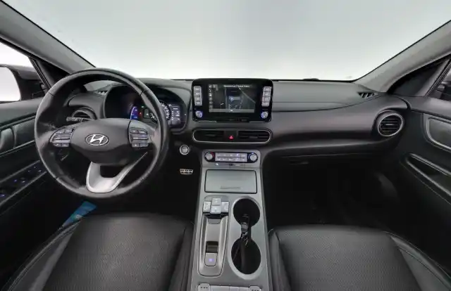 Harmaa Maastoauto, Hyundai Kona Electric – IRP-141