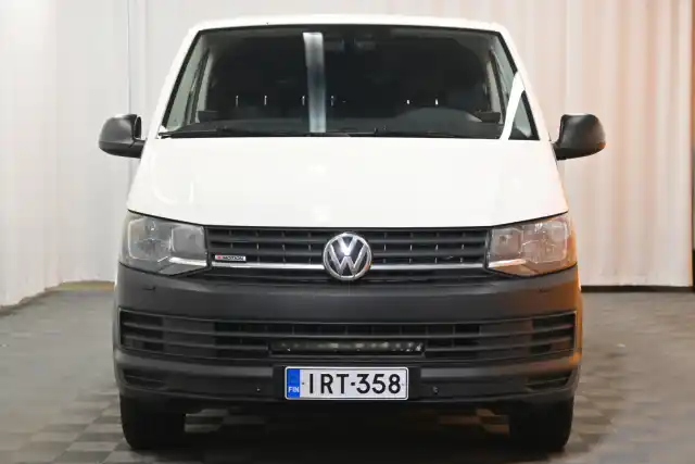 Valkoinen Pakettiauto, Volkswagen Transporter – IRT-358