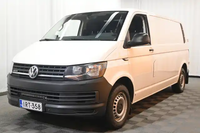 Valkoinen Pakettiauto, Volkswagen Transporter – IRT-358