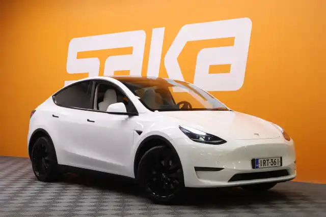 Valkoinen Maastoauto, Tesla Model Y – IRT-361