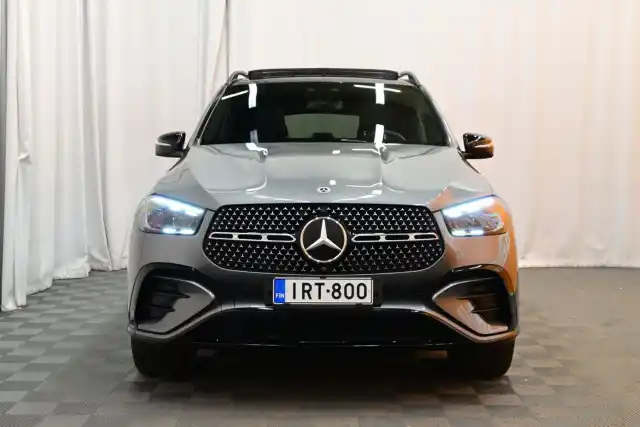 Harmaa Maastoauto, Mercedes-Benz GLE – IRT-800