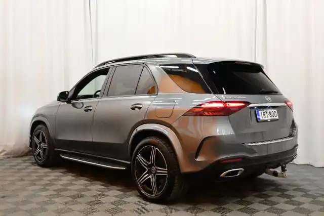 Harmaa Maastoauto, Mercedes-Benz GLE – IRT-800