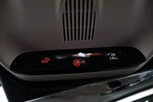 Musta Farmari, Volvo V60 – IRU-435