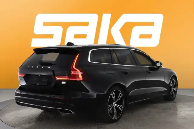 Musta Farmari, Volvo V60 – IRU-435