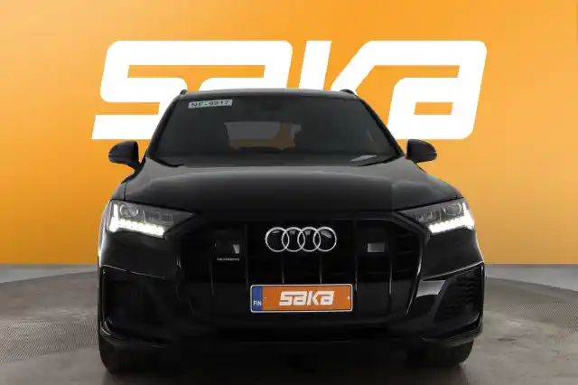 Musta Maastoauto, Audi Q7 – IRV-321