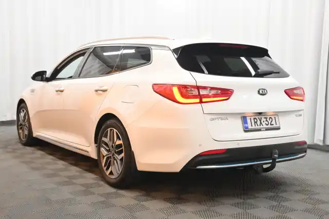 Valkoinen Farmari, Kia Optima – IRX-321