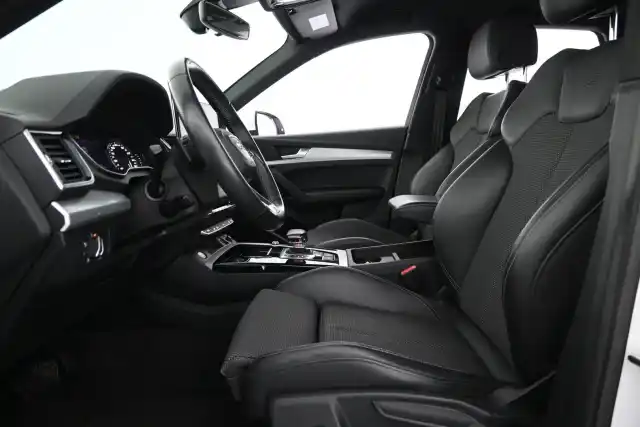 Valkoinen Maastoauto, Audi Q5 – ISB-734