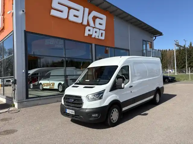 Valkoinen Pakettiauto, Ford Transit – ISZ-688