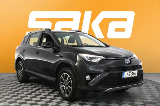 Musta Maastoauto, Toyota RAV4 – ISZ-951