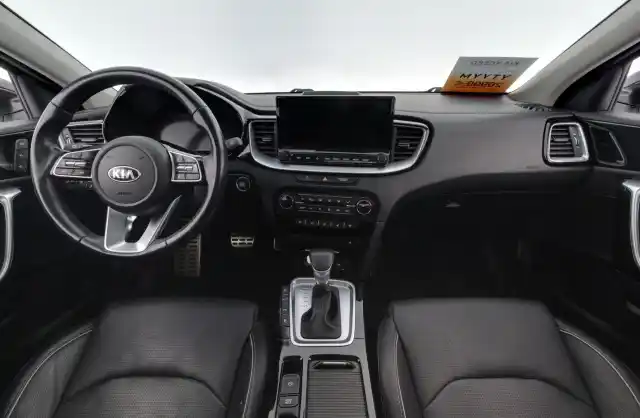 Valkoinen Viistoperä, Kia XCeed – ITZ-608