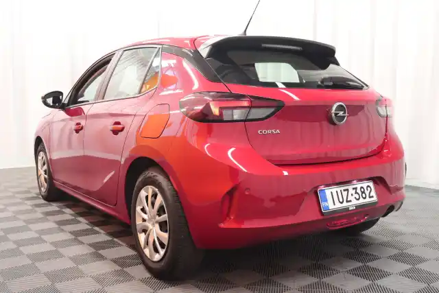 Punainen Viistoperä, Opel Corsa – IUZ-382