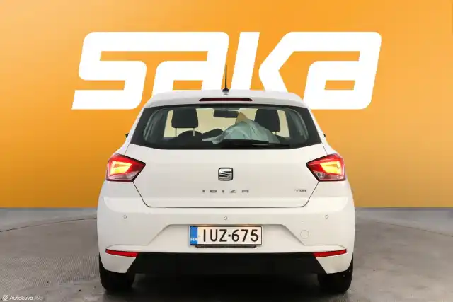 Valkoinen Viistoperä, Seat Ibiza – IUZ-675