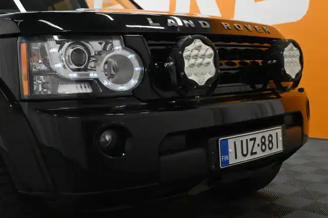 Musta Maastoauto, Land Rover Discovery – IUZ-881