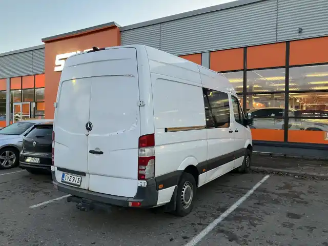 Valkoinen Pakettiauto, Mercedes-Benz Sprinter – IVZ-913