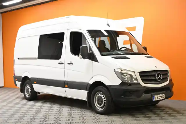 Valkoinen Pakettiauto, Mercedes-Benz Sprinter – IVZ-913