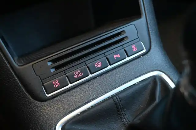 Valkoinen Maastoauto, Volkswagen Tiguan – IXE-408