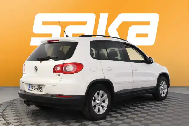 Valkoinen Maastoauto, Volkswagen Tiguan – IXE-408