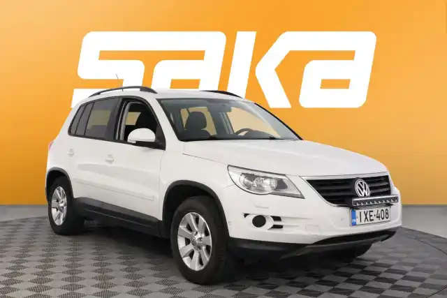 Valkoinen Maastoauto, Volkswagen Tiguan – IXE-408