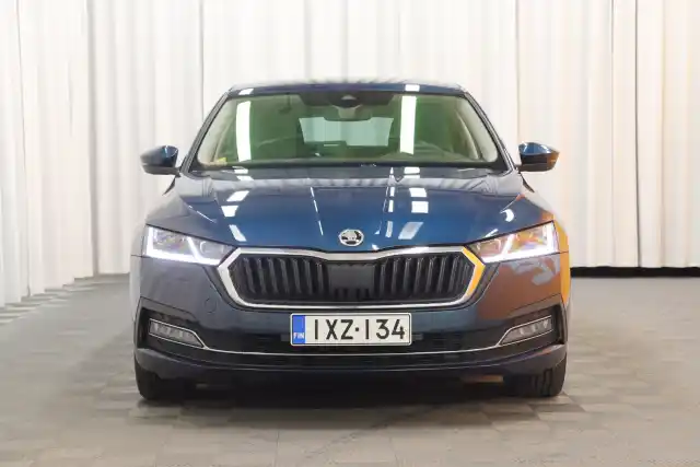 Sininen Sedan, Skoda Octavia – IXZ-134