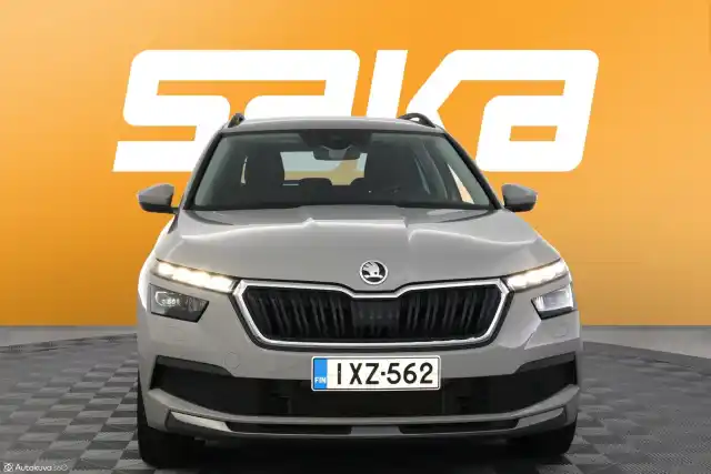 Harmaa Viistoperä, Skoda Kamiq – IXZ-562