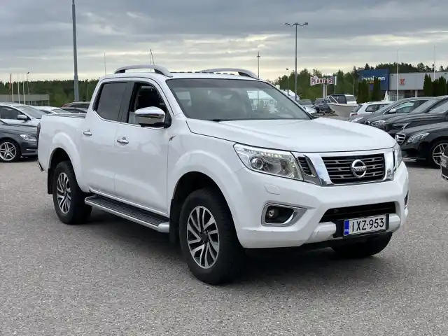 Valkoinen Pakettiauto, Nissan NAVARA – IXZ-953