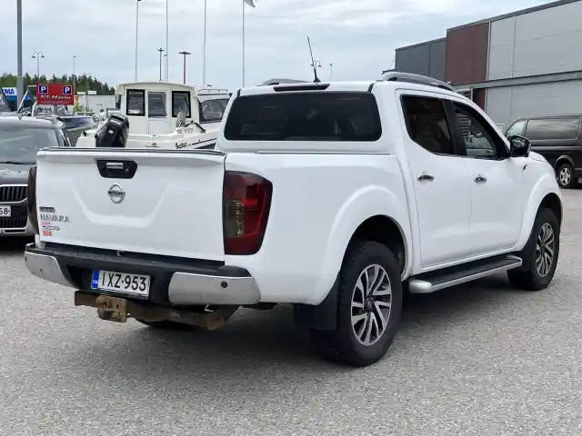 Valkoinen Pakettiauto, Nissan NAVARA – IXZ-953