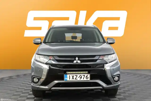 Harmaa Maastoauto, Mitsubishi Outlander PHEV – IXZ-976