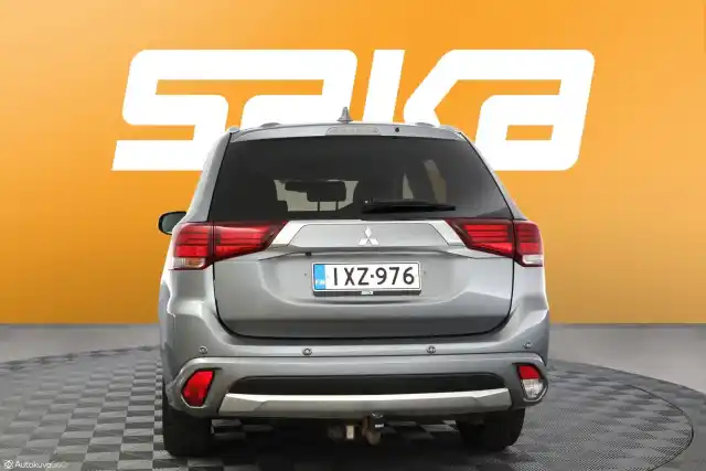 Harmaa Maastoauto, Mitsubishi Outlander PHEV – IXZ-976