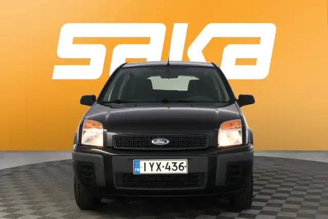 Musta Tila-auto, Ford Fusion – IYX-436