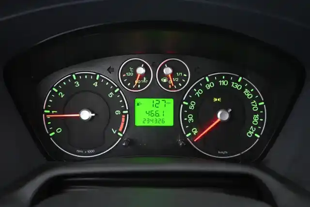 Musta Tila-auto, Ford Fusion – IYX-436
