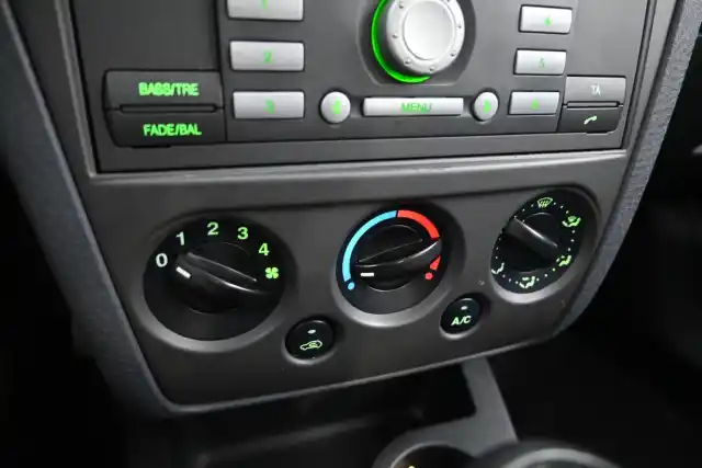 Musta Tila-auto, Ford Fusion – IYX-436