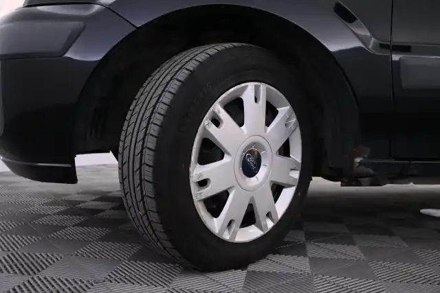 Musta Tila-auto, Ford Fusion – IYX-436