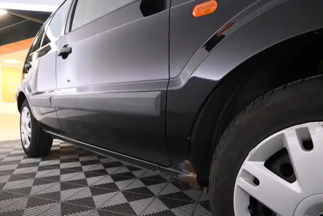 Musta Tila-auto, Ford Fusion – IYX-436